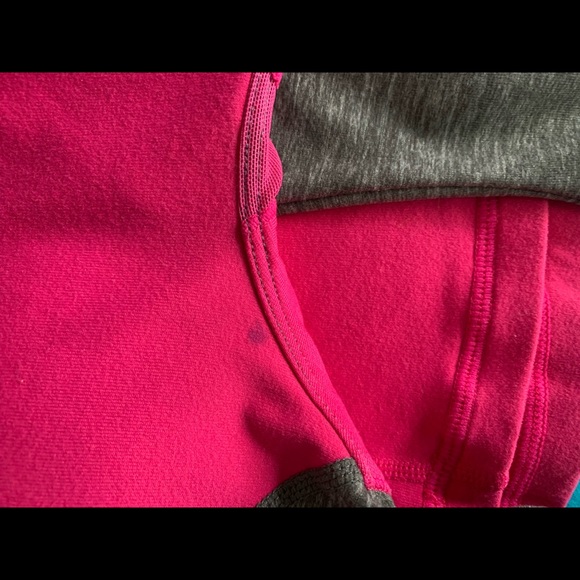 Lululemon Top Bundle - Sizes 6 & 8 - Picture 3 of 5